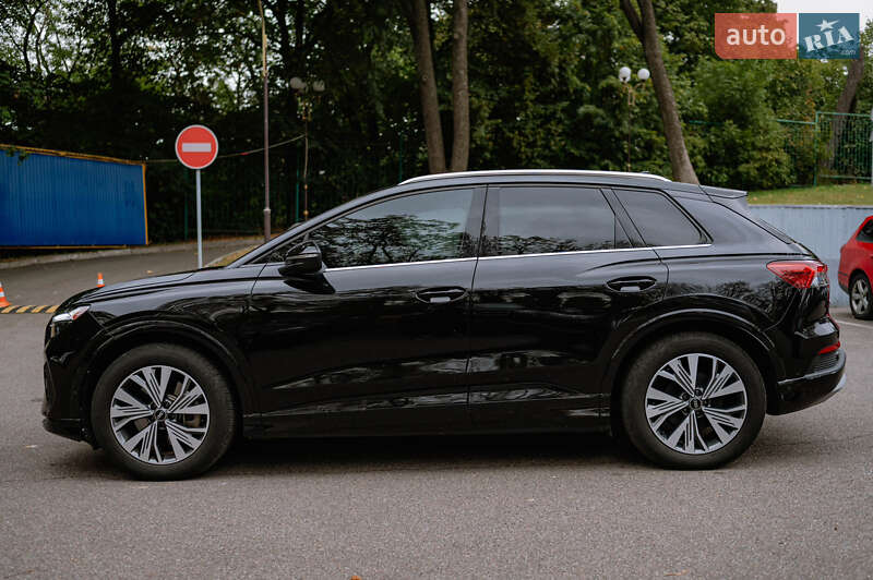 Внедорожник / Кроссовер Audi Q4 e-tron 2022 в Ирпене