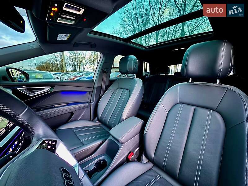 Внедорожник / Кроссовер Audi Q4 e-tron 2023 в Киеве