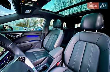 Позашляховик / Кросовер Audi Q4 e-tron 2023 в 