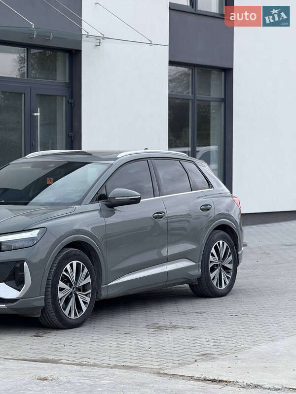 Позашляховик / Кросовер Audi Q4 e-tron 2024 в Львові