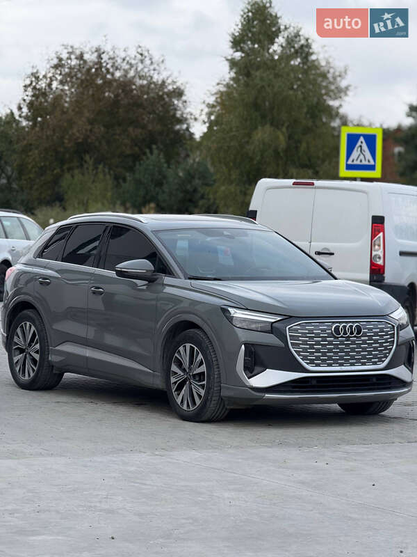 Позашляховик / Кросовер Audi Q4 e-tron 2024 в Львові