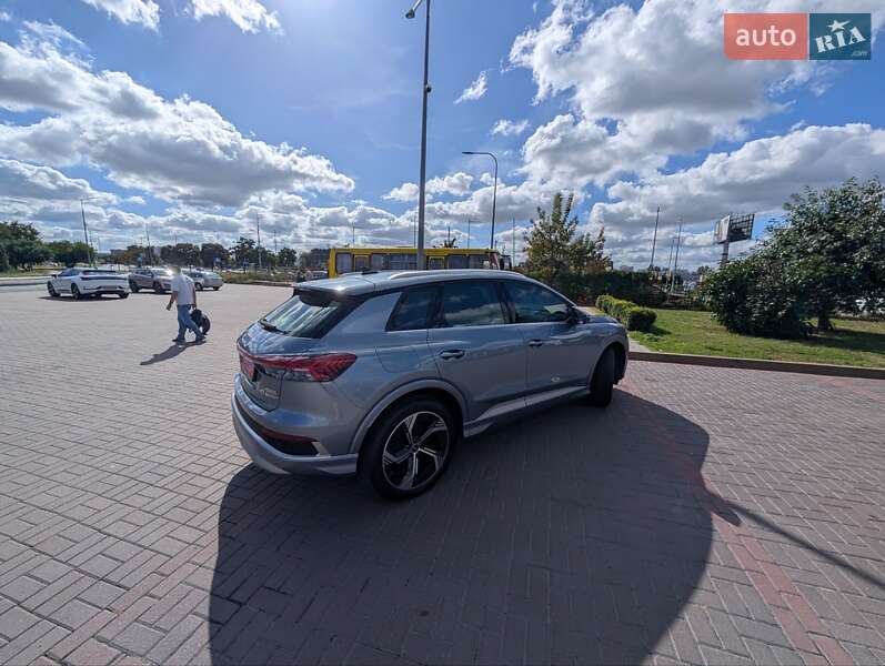 Позашляховик / Кросовер Audi Q4 e-tron 2024 в Києві