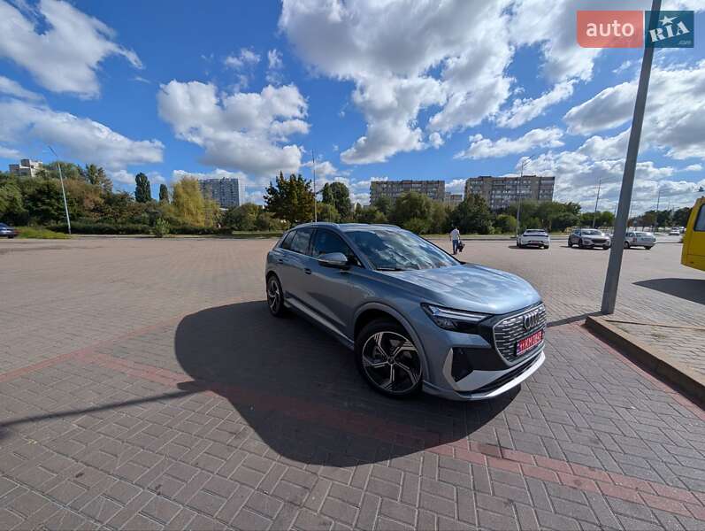 Позашляховик / Кросовер Audi Q4 e-tron 2024 в Києві