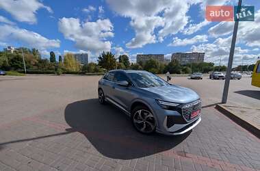 Внедорожник / Кроссовер Audi Q4 e-tron 2024 в 