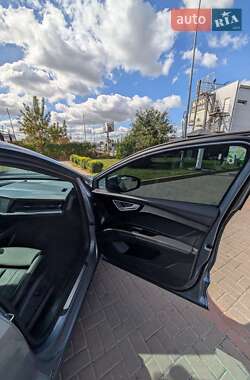 Внедорожник / Кроссовер Audi Q4 e-tron 2024 в 