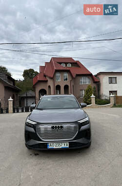 Позашляховик / Кросовер Audi Q4 e-tron 2022 в 
