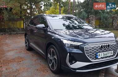 Позашляховик / Кросовер Audi Q4 e-tron 2024 в 