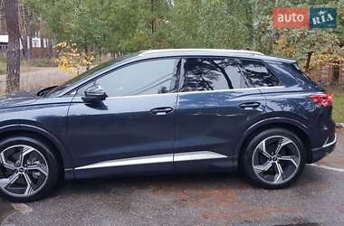 Позашляховик / Кросовер Audi Q4 e-tron 2024 в 