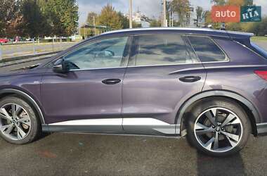 Внедорожник / Кроссовер Audi Q4 e-tron 2022 в 