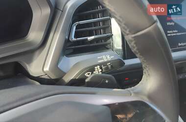 Внедорожник / Кроссовер Audi Q4 e-tron 2022 в 