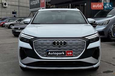 Позашляховик / Кросовер Audi Q4 e-tron 2023 в 