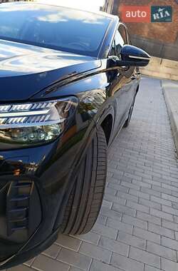 Внедорожник / Кроссовер Audi Q4 e-tron 2022 в 