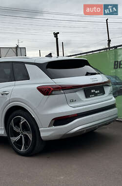 Внедорожник / Кроссовер Audi Q4 e-tron 2023 в 