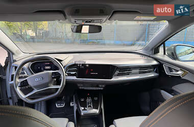 Позашляховик / Кросовер Audi Q4 e-tron 2024 в  фото 14 Позашляховик / Кросовер Audi Q4 e-tron 2024 в