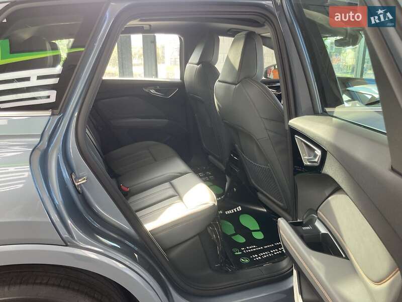 Внедорожник / Кроссовер Audi Q4 e-tron 2023 в Львове