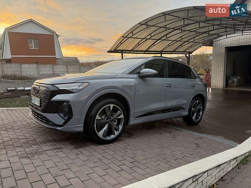 Внедорожник / Кроссовер Audi Q4 e-tron 2024 в Днепре
