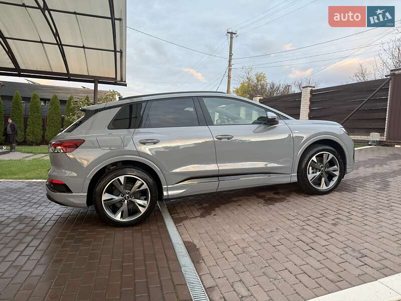 Внедорожник / Кроссовер Audi Q4 e-tron 2024 в Днепре