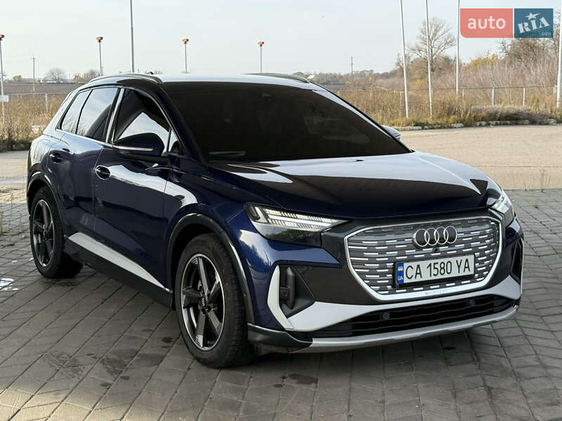Позашляховик / Кросовер Audi Q4 e-tron 2021 в Золотоноші