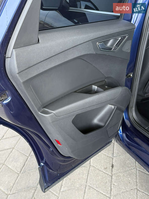 Позашляховик / Кросовер Audi Q4 e-tron 2021 в Золотоноші