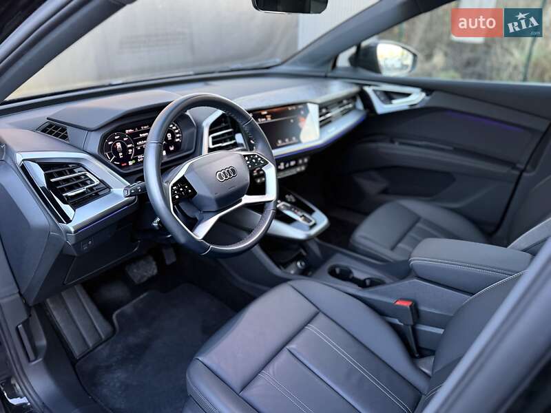 Позашляховик / Кросовер Audi Q4 e-tron 2024 в Львові
