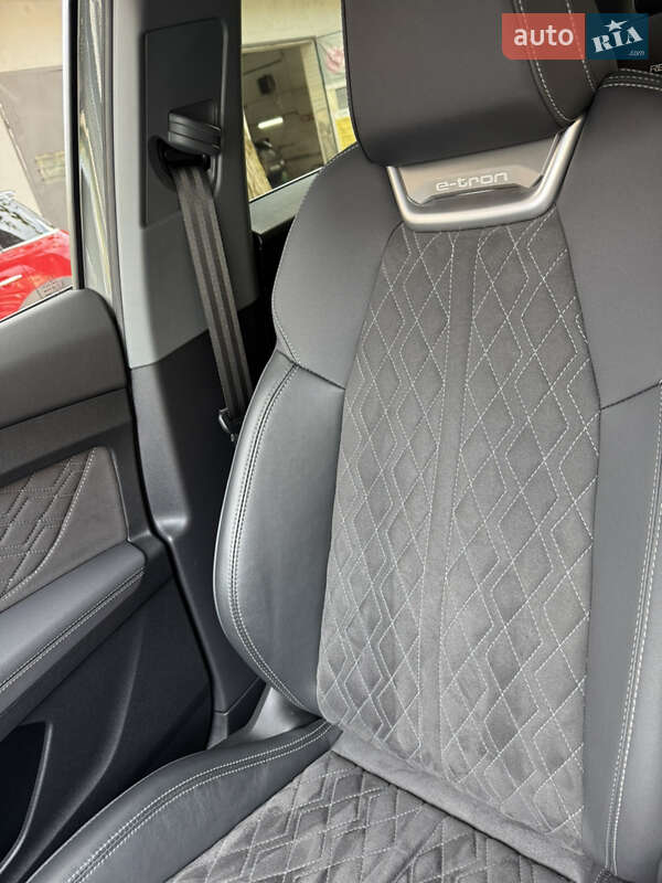 Позашляховик / Кросовер Audi Q4 e-tron 2023 в Ужгороді фото 19 Позашляховик / Кросовер Audi Q4 e-tron 2023 в Ужгороді