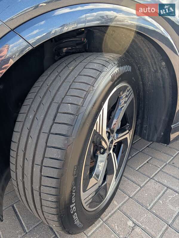 Позашляховик / Кросовер Audi Q4 e-tron 2024 в Києві фото 17 Позашляховик / Кросовер Audi Q4 e-tron 2024 в Києві