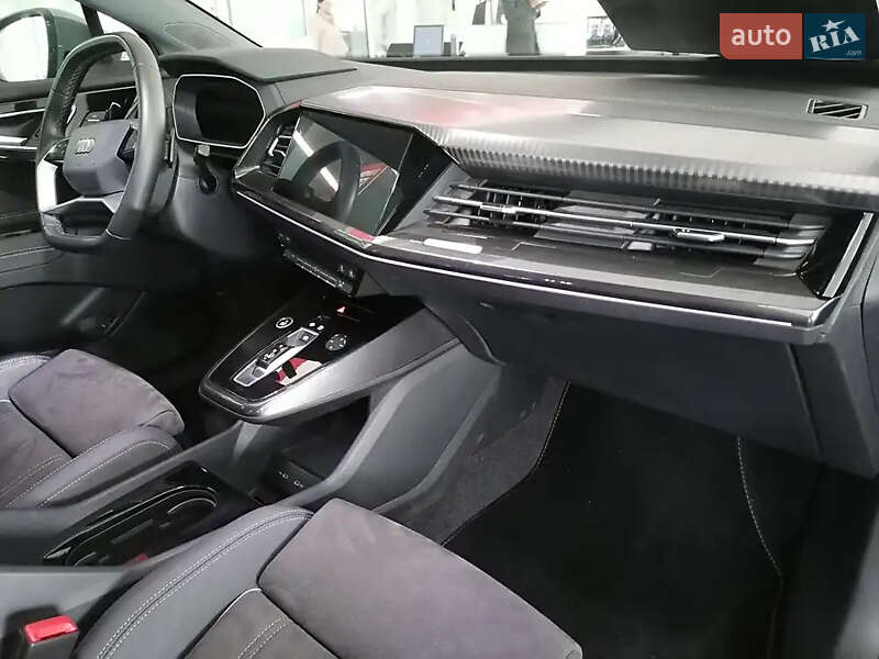 Позашляховик / Кросовер Audi Q4 e-tron 2023 в Києві