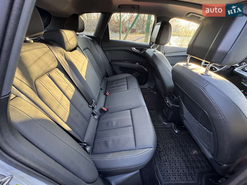 Внедорожник / Кроссовер Audi Q4 e-tron 2023 в Киеве