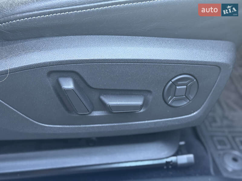 Внедорожник / Кроссовер Audi Q4 e-tron 2023 в Киеве