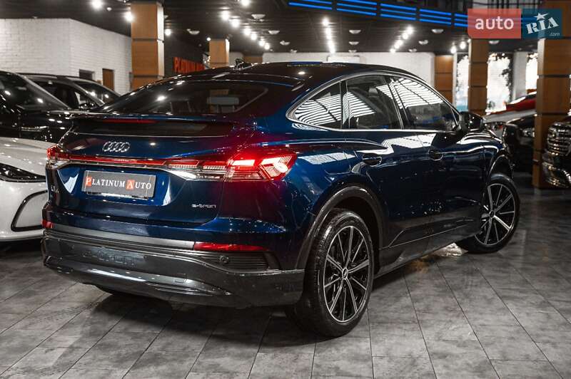 Позашляховик / Кросовер Audi Q4 e-tron 2021 в Одесі