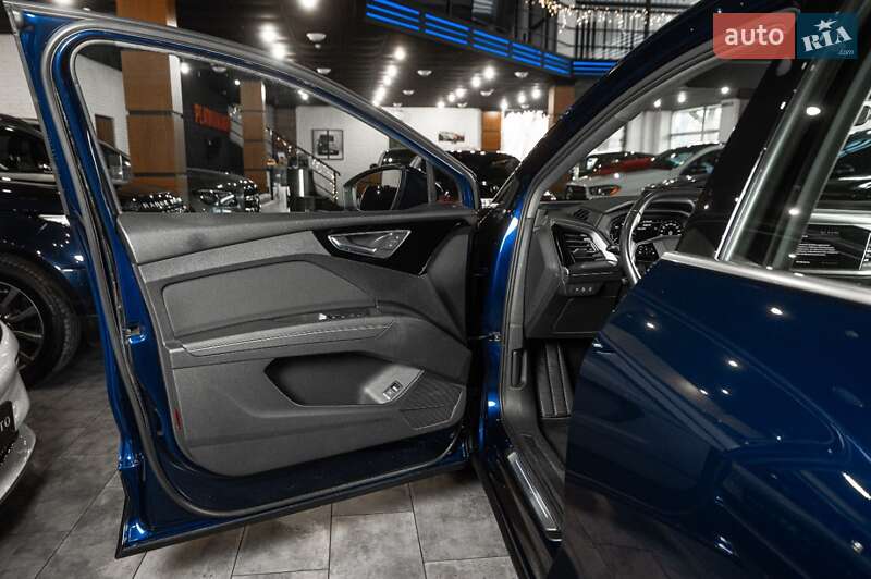 Позашляховик / Кросовер Audi Q4 e-tron 2021 в Одесі