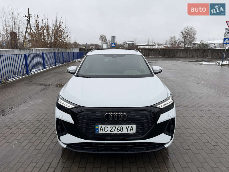Позашляховик / Кросовер Audi Q4 e-tron 2021 в Луцьку