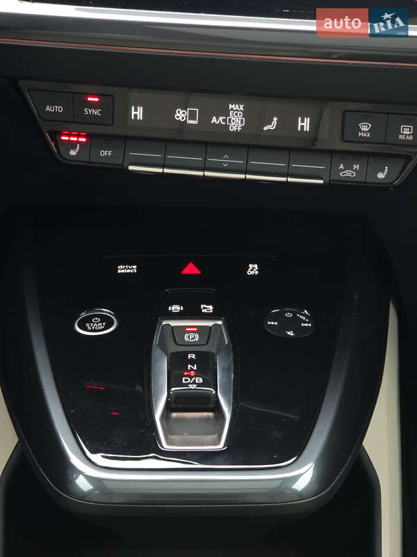 Позашляховик / Кросовер Audi Q4 e-tron 2022 в Києві