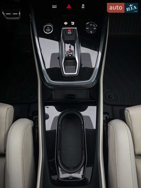 Позашляховик / Кросовер Audi Q4 e-tron 2022 в Києві