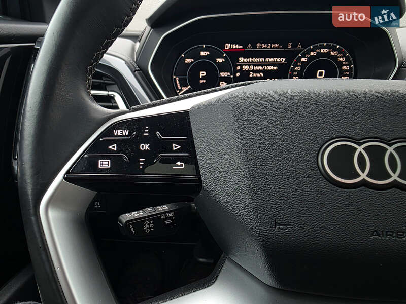 Позашляховик / Кросовер Audi Q4 e-tron 2022 в Києві