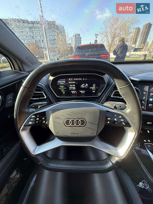 Позашляховик / Кросовер Audi Q4 e-tron 2022 в Києві