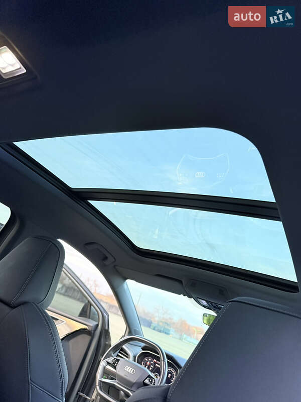 Позашляховик / Кросовер Audi Q4 e-tron 2023 в Одесі