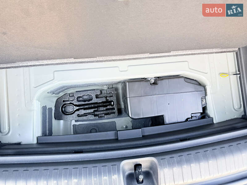 Позашляховик / Кросовер Audi Q4 e-tron 2023 в Одесі