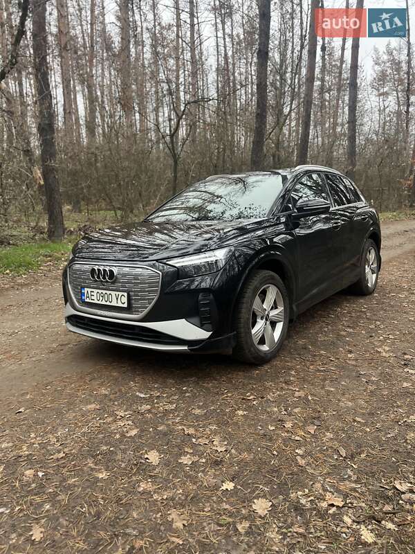 Позашляховик / Кросовер Audi Q4 e-tron 2022 в Дніпрі