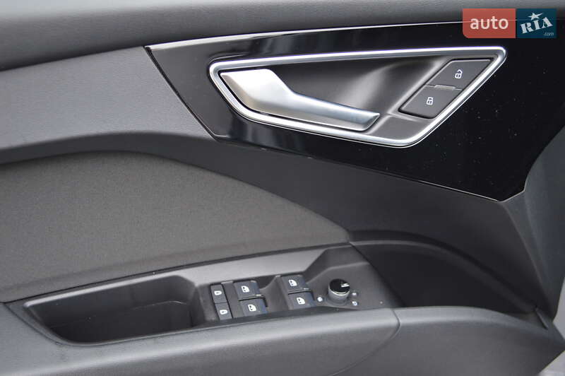 Внедорожник / Кроссовер Audi Q4 e-tron 2022 в Одессе