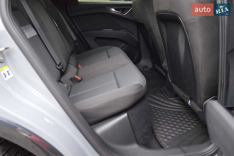 Внедорожник / Кроссовер Audi Q4 e-tron 2022 в Одессе