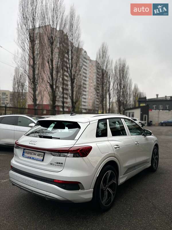 Позашляховик / Кросовер Audi Q4 e-tron 2023 в Києві