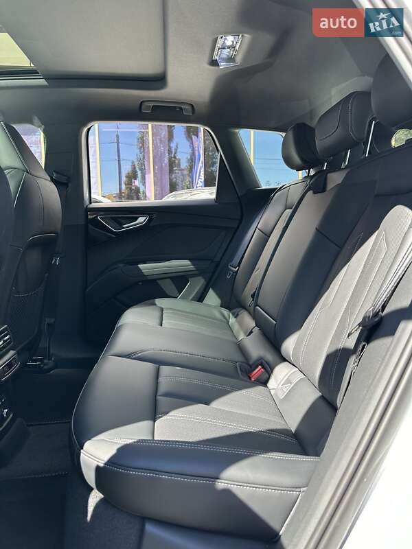 Позашляховик / Кросовер Audi Q4 e-tron 2023 в Києві