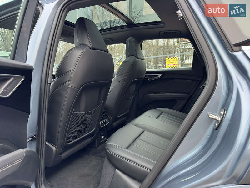 Внедорожник / Кроссовер Audi Q4 e-tron 2024 в Кременчуге