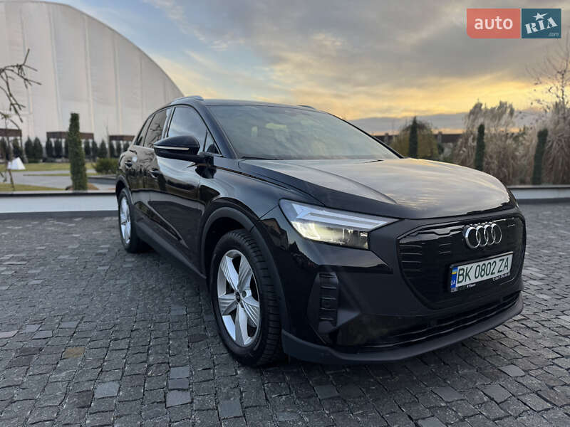 Позашляховик / Кросовер Audi Q4 e-tron 2022 в Рівному