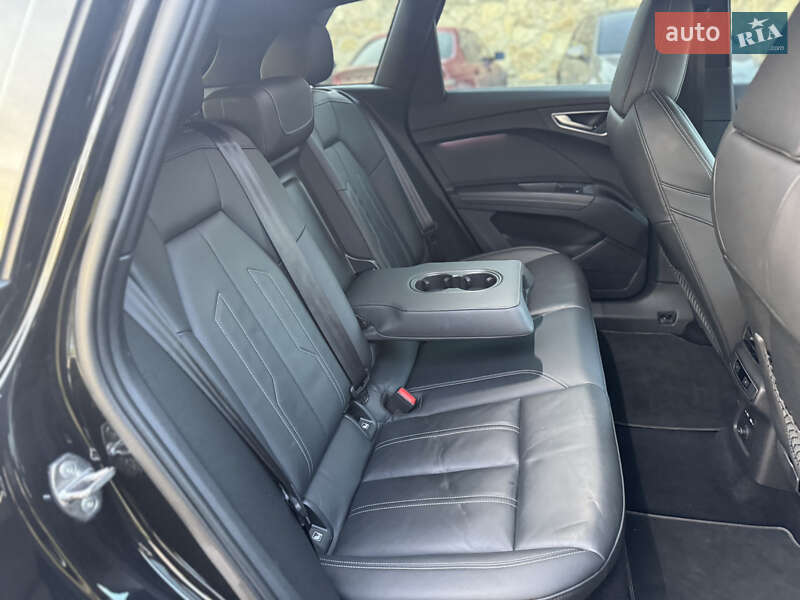 Позашляховик / Кросовер Audi Q4 e-tron 2022 в Рівному