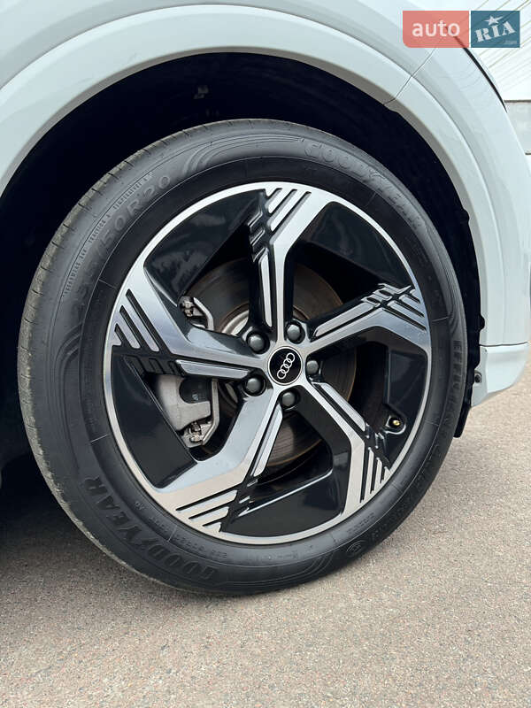 Внедорожник / Кроссовер Audi Q4 e-tron 2023 в Киеве фото 25 Внедорожник / Кроссовер Audi Q4 e-tron 2023 в Киеве