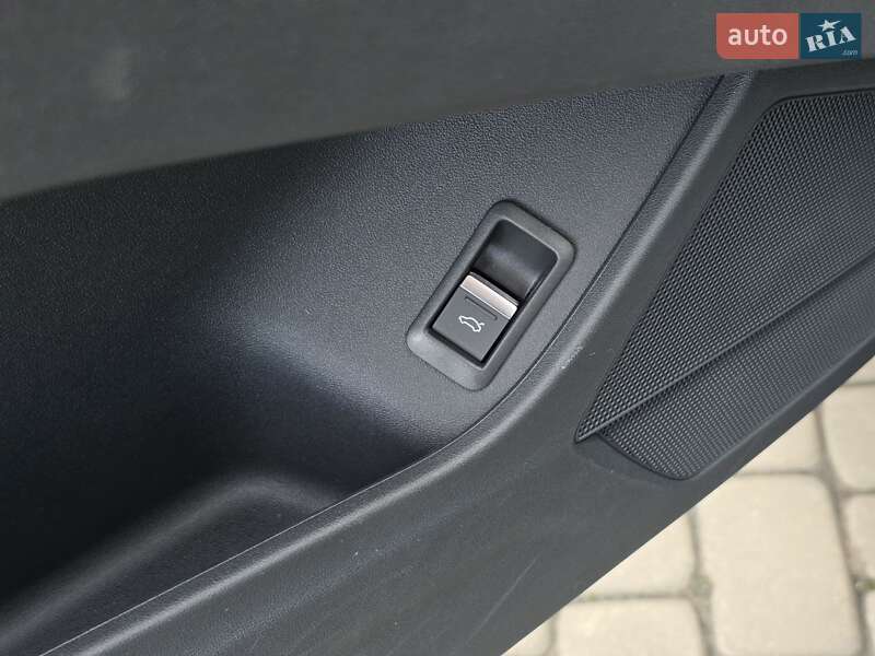 Внедорожник / Кроссовер Audi Q4 e-tron 2023 в Тернополе