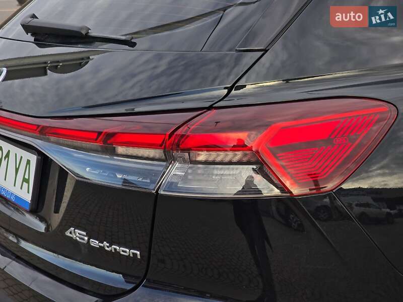 Внедорожник / Кроссовер Audi Q4 e-tron 2023 в Тернополе