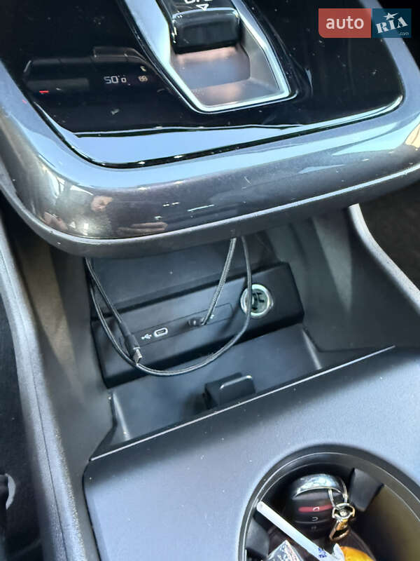 Внедорожник / Кроссовер Audi Q4 e-tron 2022 в Черновцах